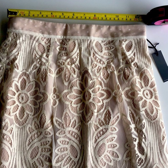 Lovers and Friends Ella lace mini skirt - Picture 5 of 16